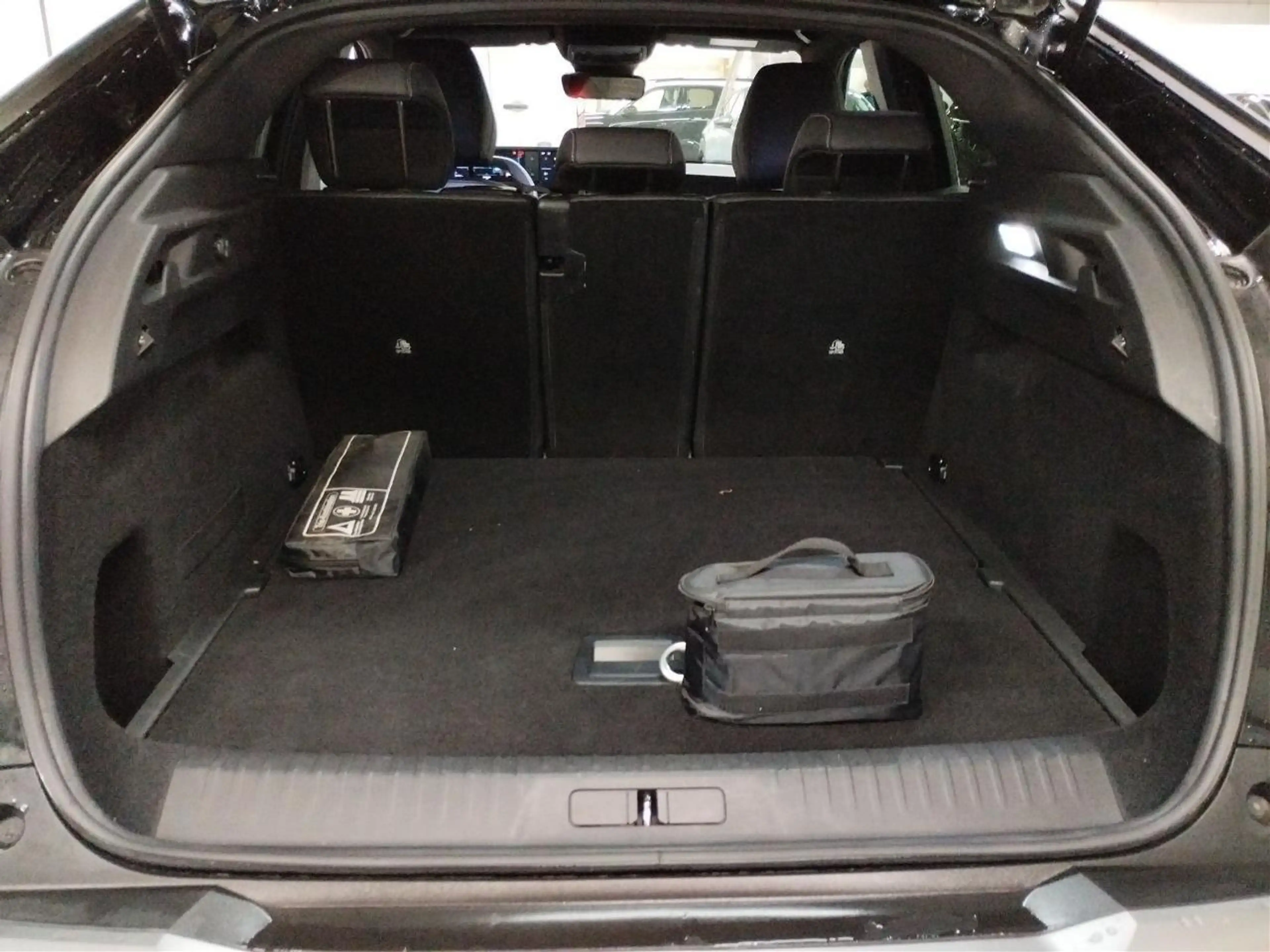 Peugeot 3008 Hybrid 145 e-DSC6*Allure*Kamera*Shz*TLeder* — photo 7