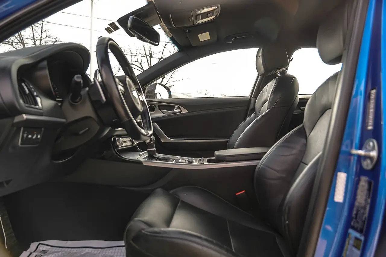 Kia Stinger снимка Kia Stinger