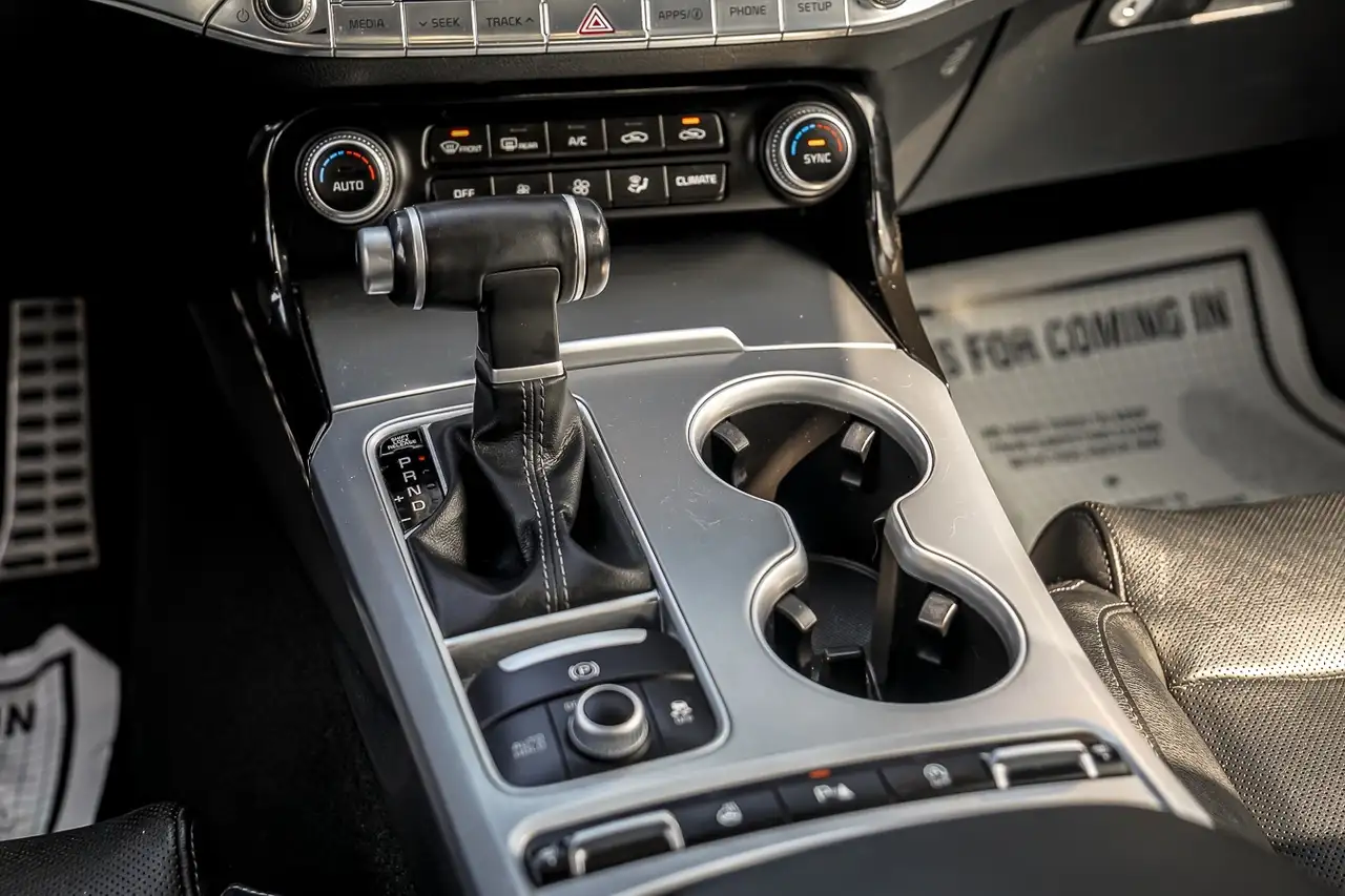 Kia Stinger снимка Kia Stinger