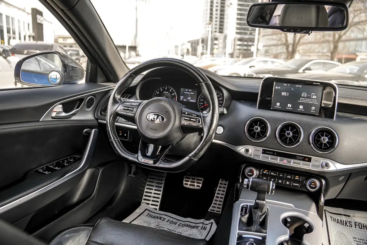 Kia Stinger снимка Kia Stinger