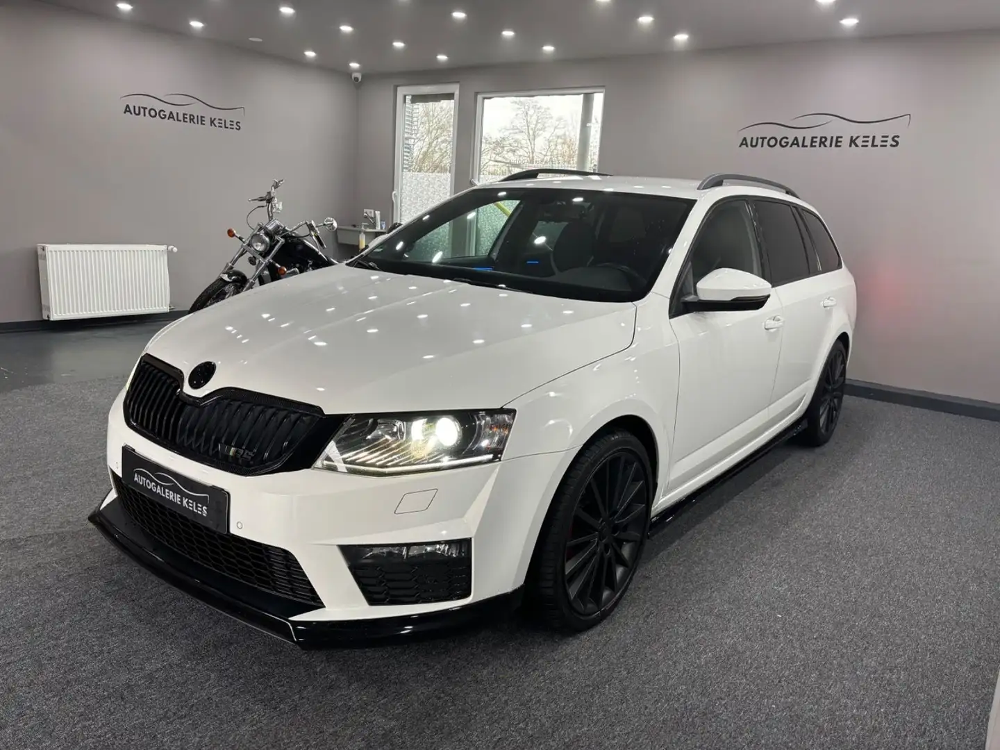 Skoda Octavia Combi RS Autom. STERNHIMM*SCHALENS*XEN* Weiß - 2