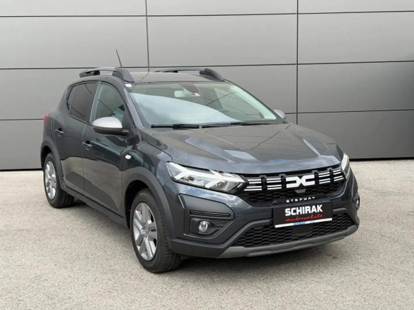 Dacia Sandero Stepway Expression TCe 110 Grau - 1