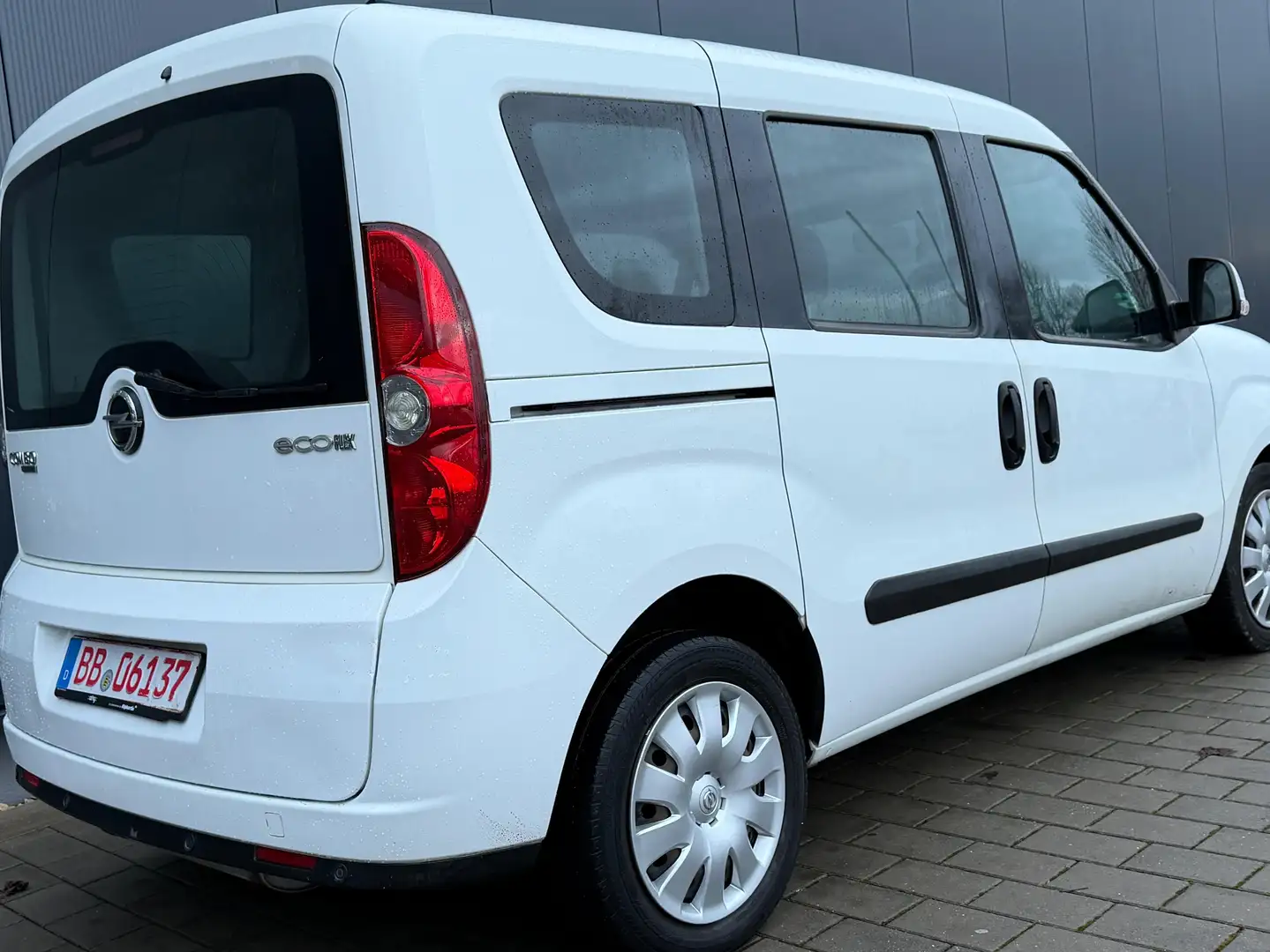 Opel Combo 1.4CNG-5 Sitzer-Klima-SHZ-PDC-Navi-TÜV Neu Weiß - 2