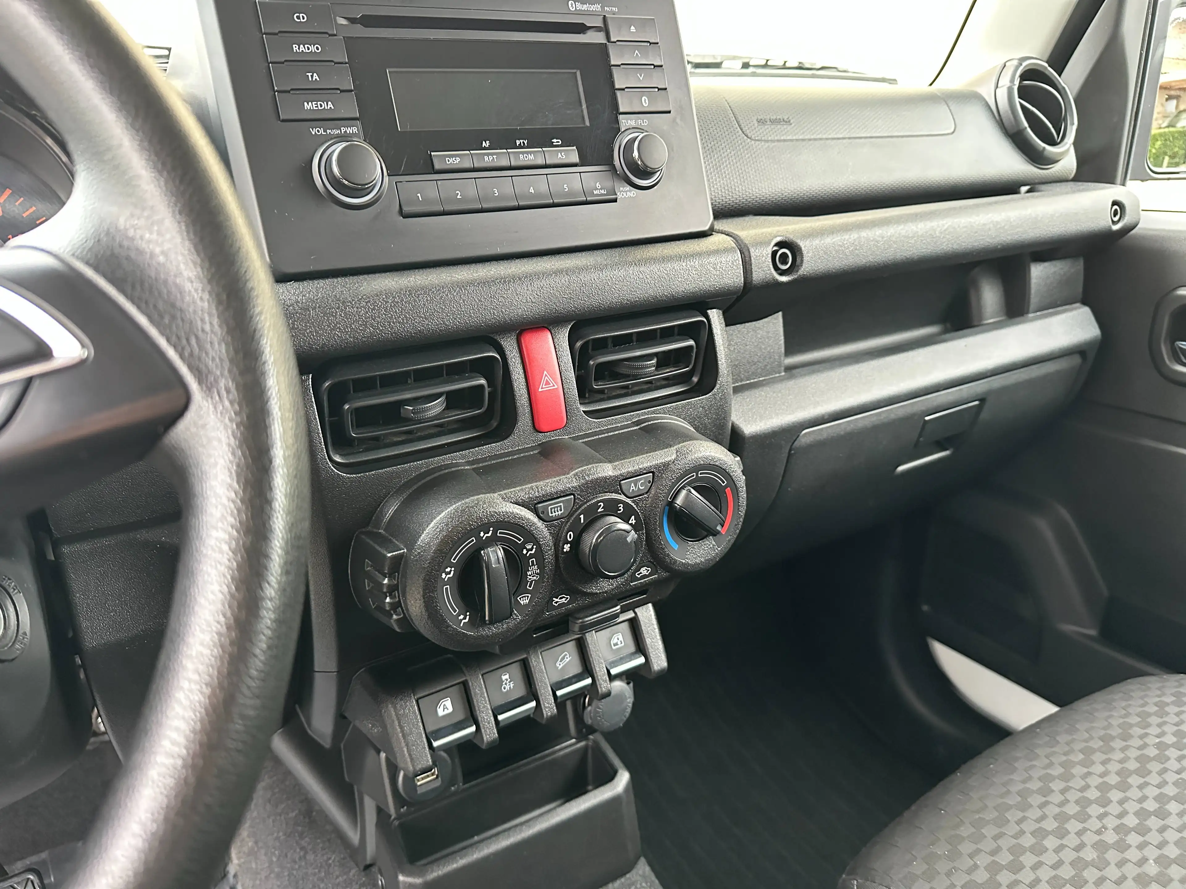 Suzuki Jimny 1.5 Euro 6d Airco Zetelverwarming Trekhaak — photo 9