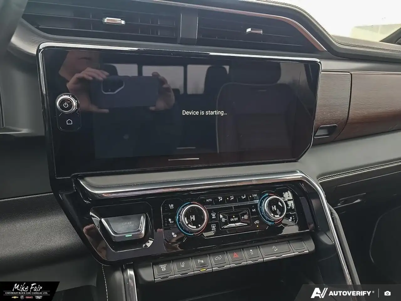 GMC Sierra 2500HD снимка GMC Sierra 2500HD