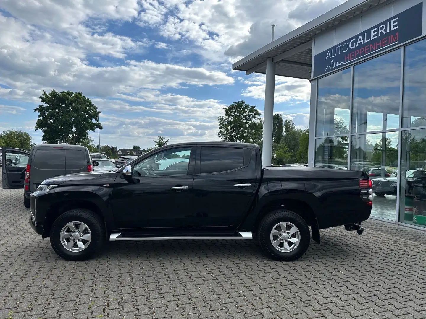 Mitsubishi L200 Doppelkabine 4WD/Klima/SHZ/AHK/TEMP/MFL Schwarz - 2