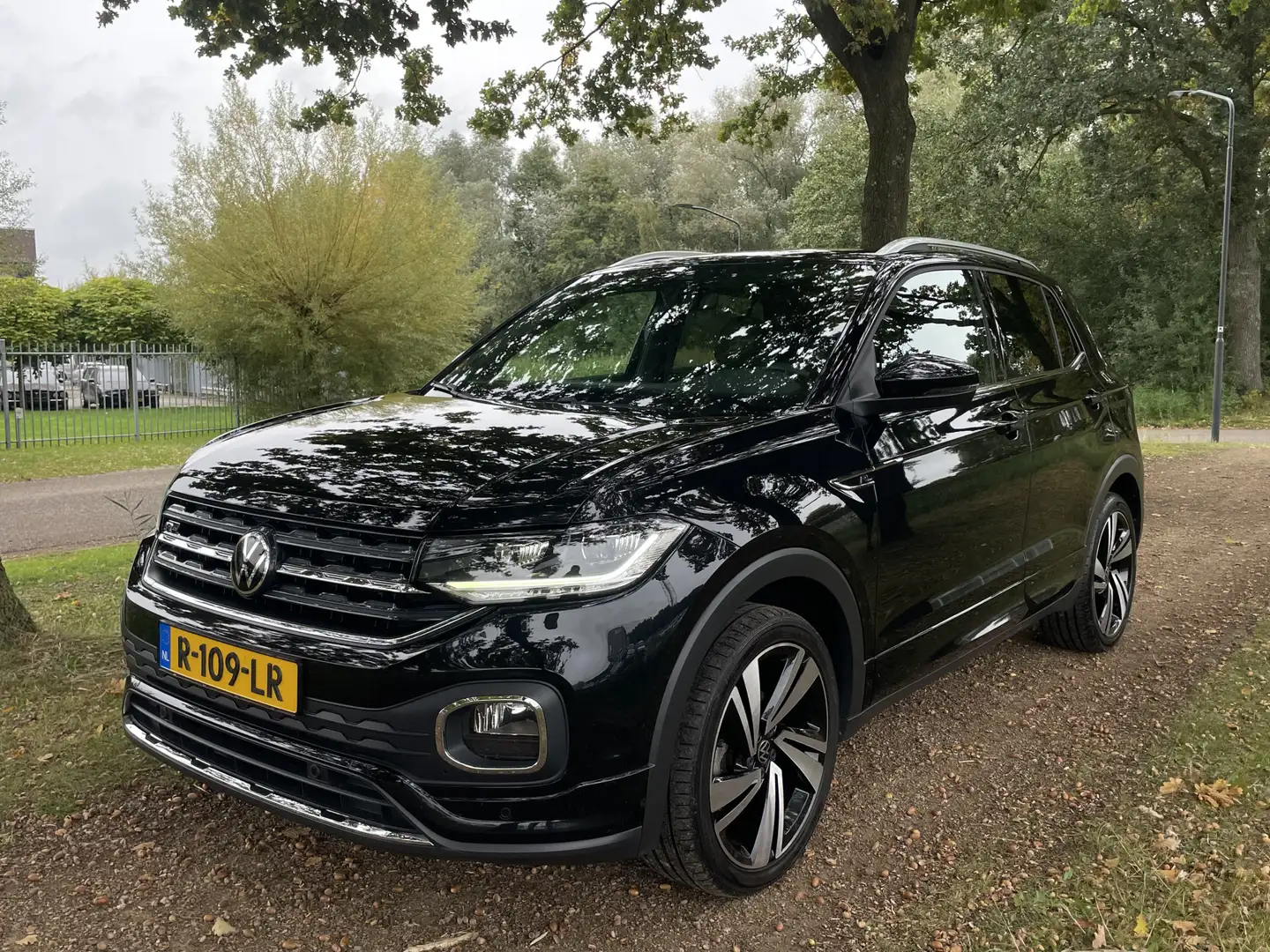 Volkswagen T-Cross 1.0 TSI R-Line | Achteruitrijcamera | Applecarplay Noir - 2
