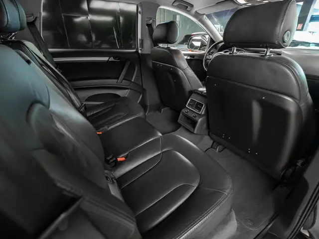 Audi Q7 view 19