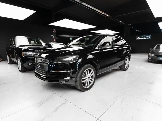 Audi Q7 main image
