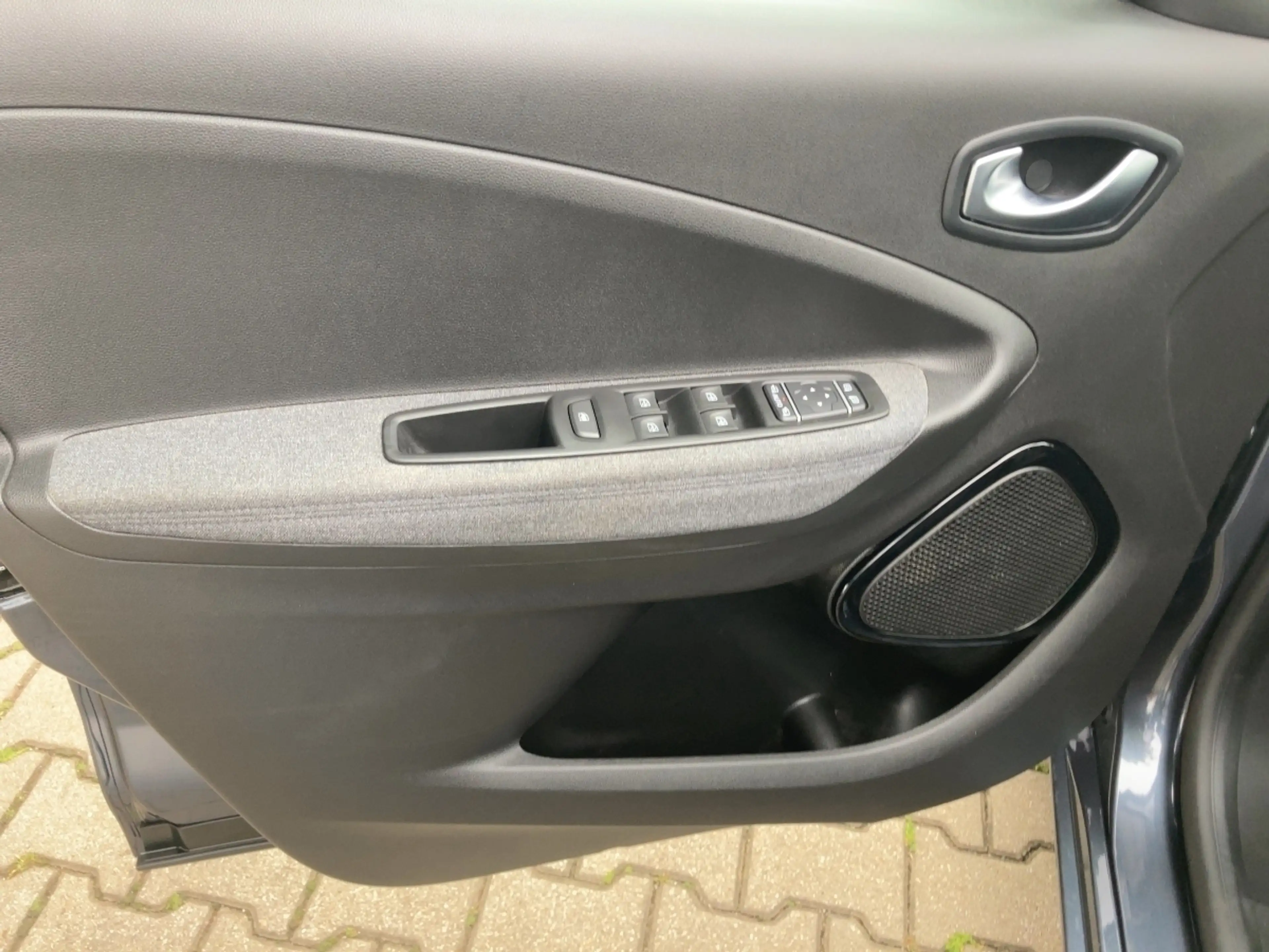 Renault ZOE INTENS (MY21) R135 — photo 11