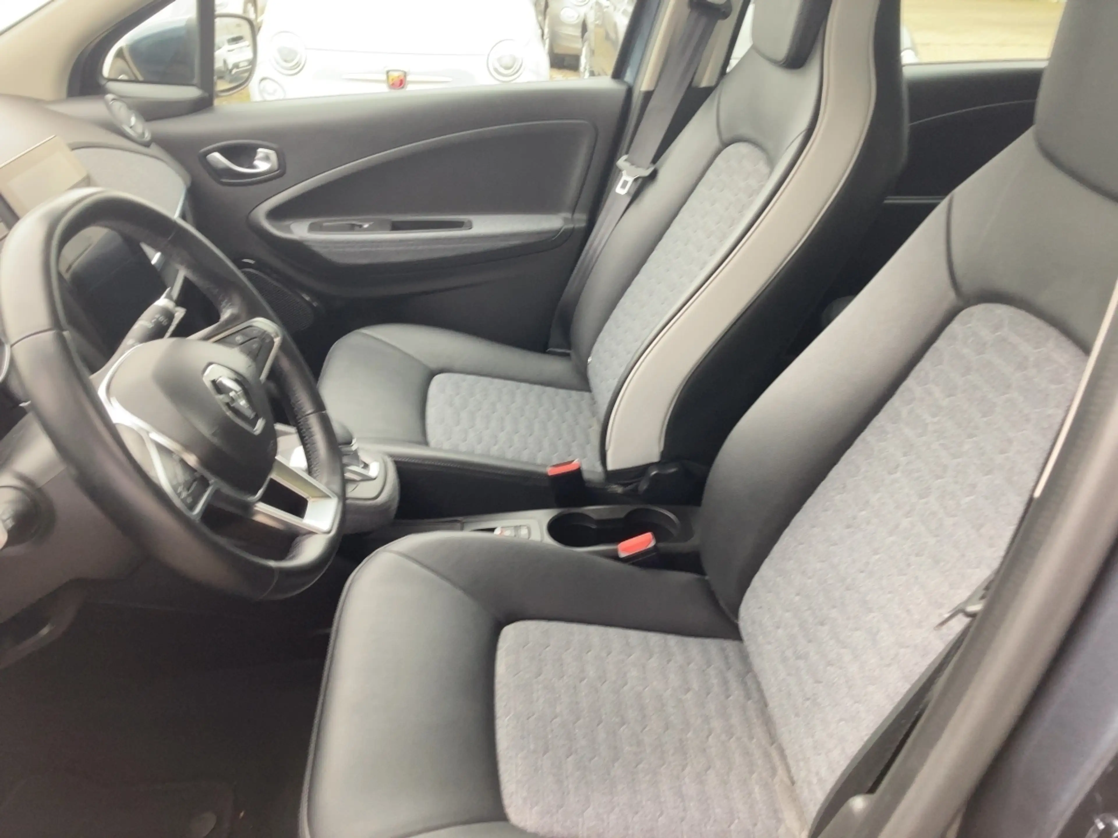 Renault ZOE INTENS (MY21) R135 — photo 10