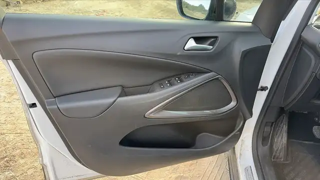 Opel Crossland X view 7
