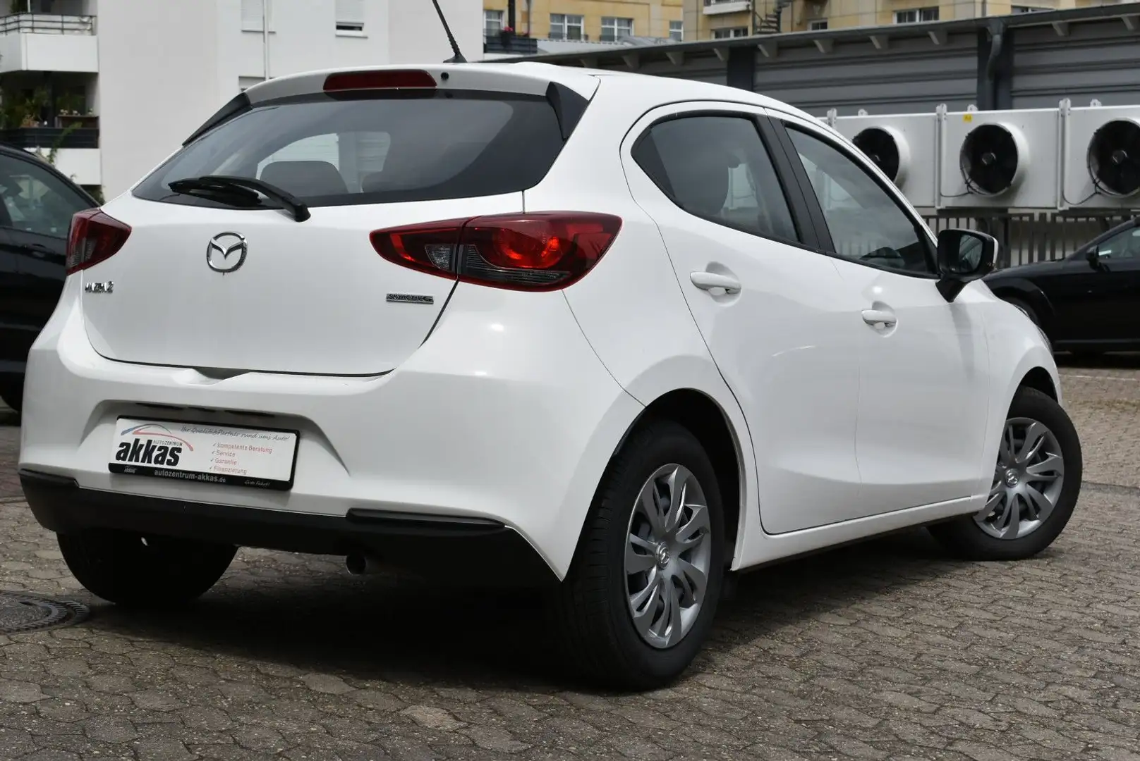 Mazda 2 Lim. Center-Line Weiß - 2