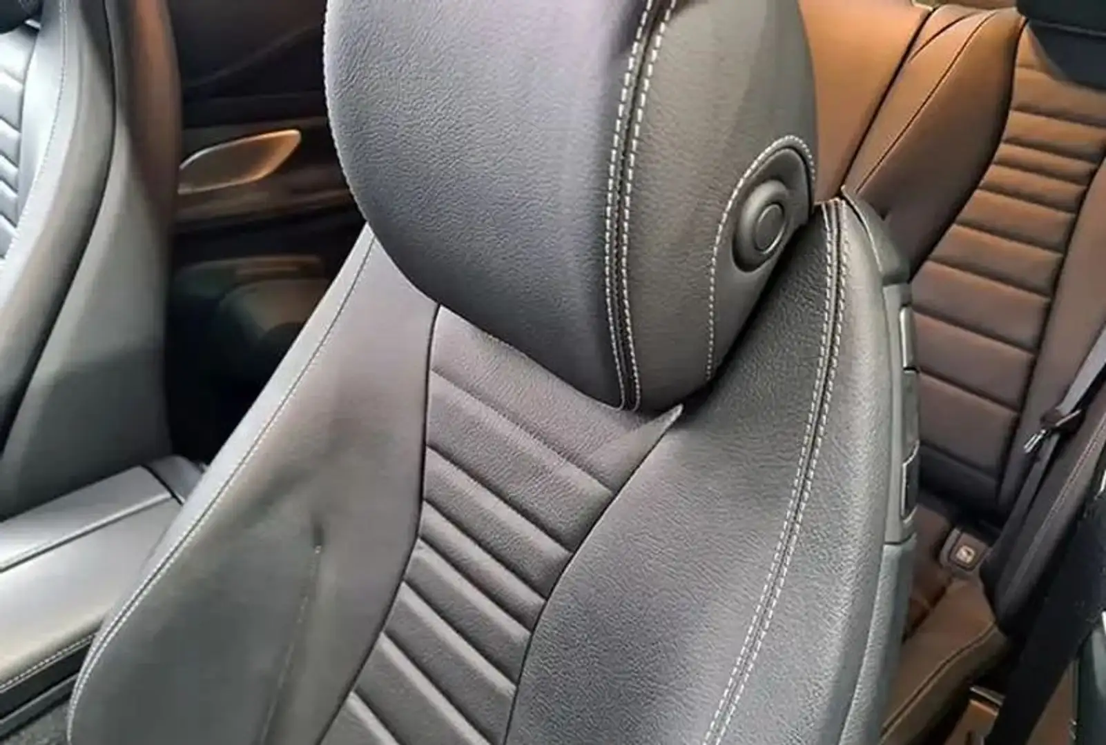Mercedes-Benz E 220 d Coupe Pack AMG - 2