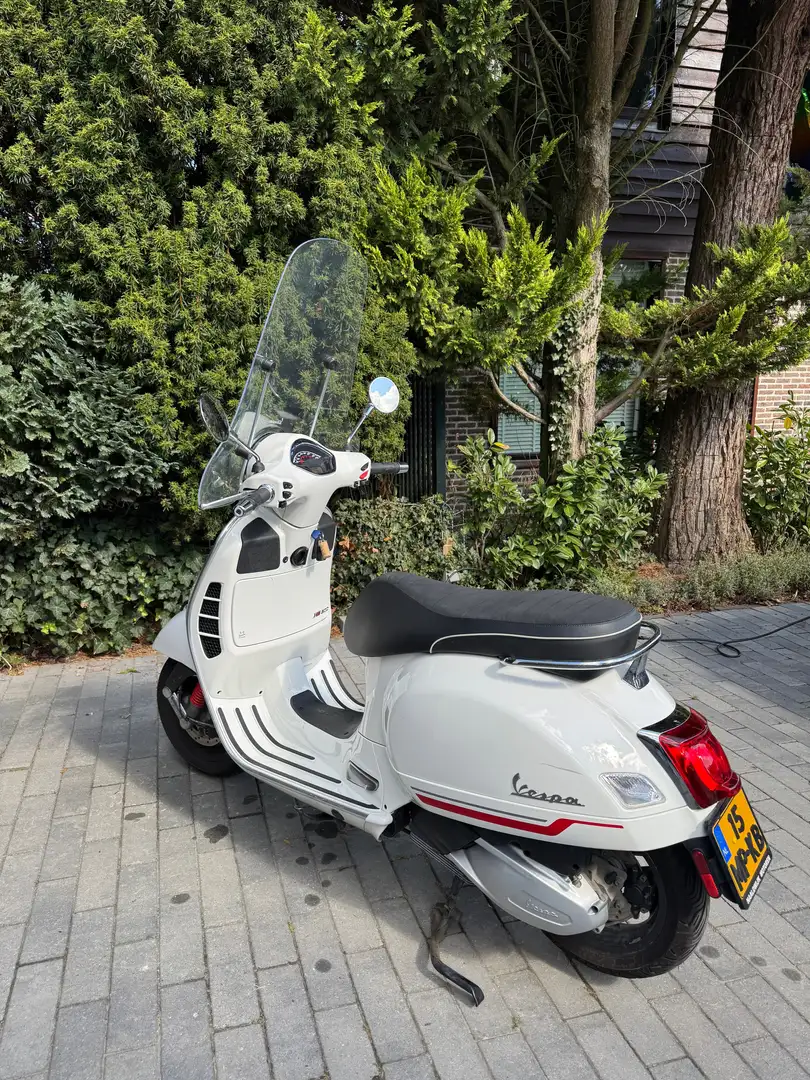 Vespa GTS Super 300 GTS 300 HPE Super Sprint Fehér - 1