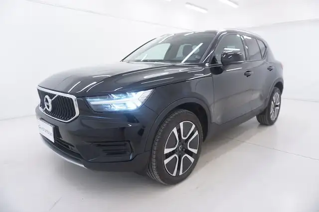 Volvo XC40 view 9