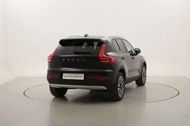 Volvo XC40 view 5