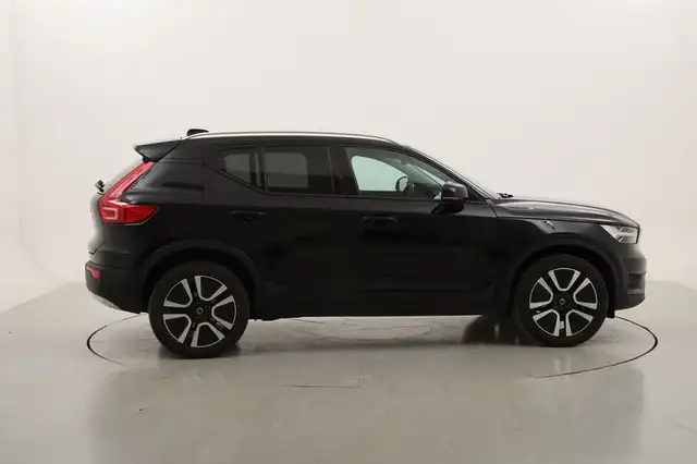 Volvo XC40 view 6