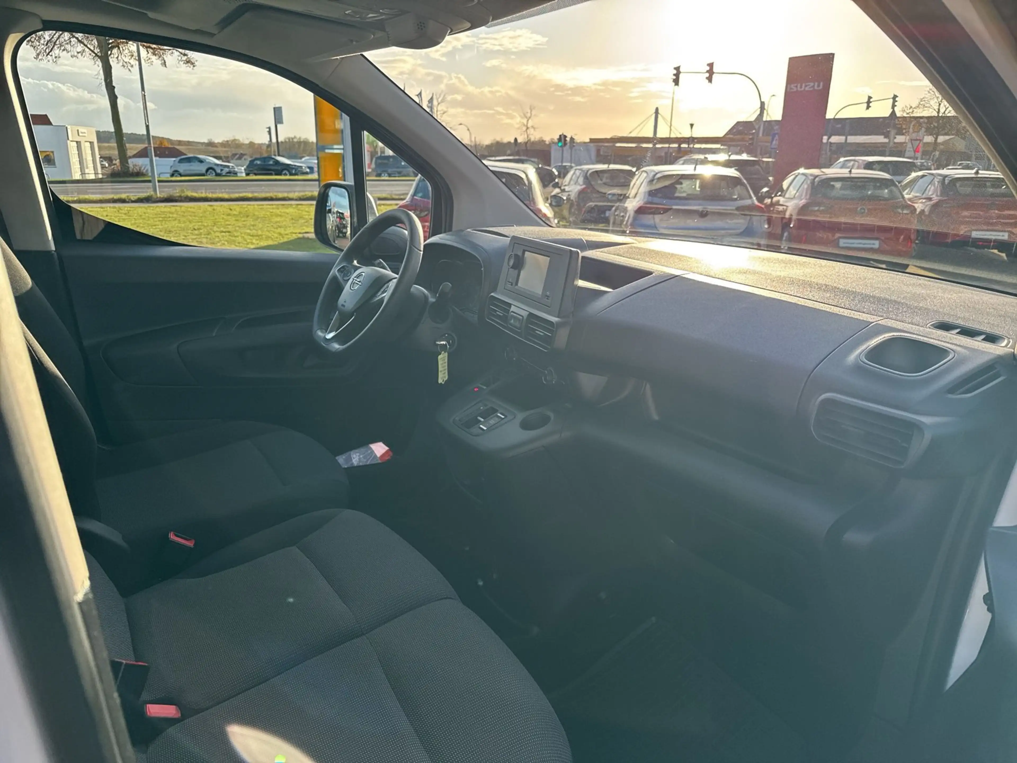 Opel Combo-e Cargo Edition — photo 14