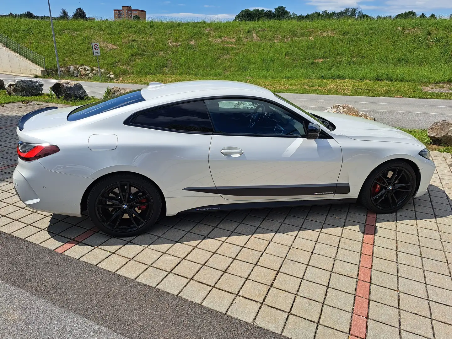 BMW 420 420d 48 V Coupe xDrive Aut. M-Line, SHZ, Allrad Weiß - 2
