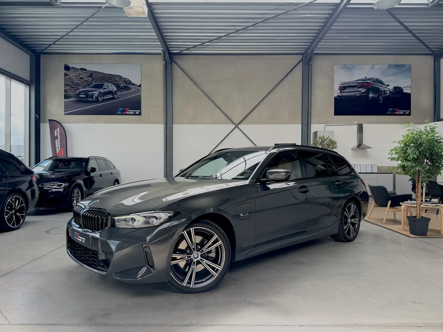 BMW 330 e M-Sport, 10/2022, 88.000kms Grijs - 1