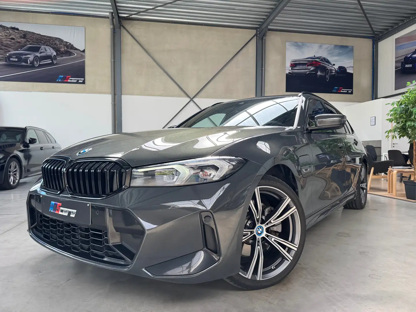 BMW 330 e M-Sport, 10/2022, 88.000kms Gris - 2
