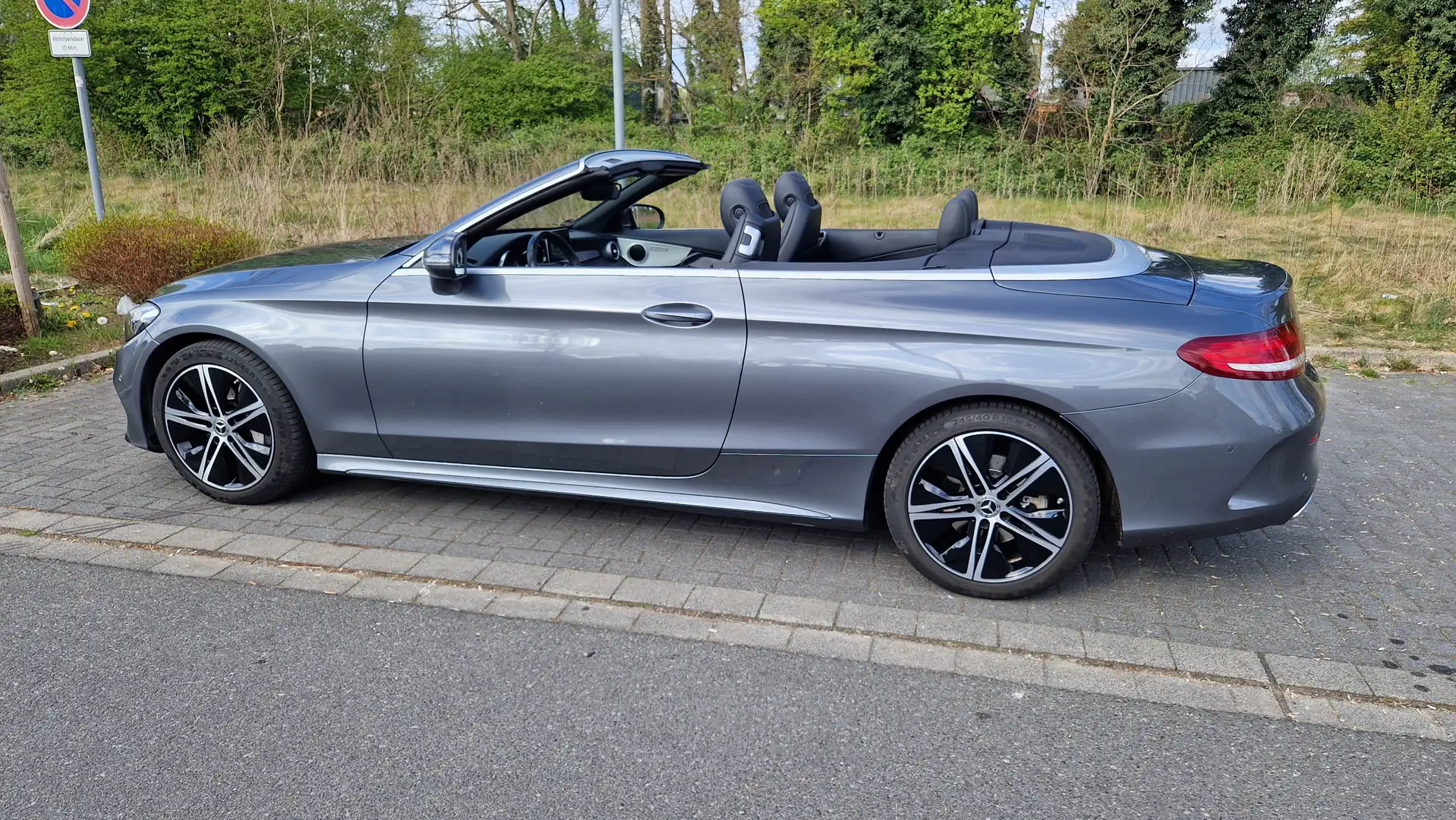 Mercedes-Benz C 250 C 250 Cabrio 9G-TRONIC AMG Line Grau - 1