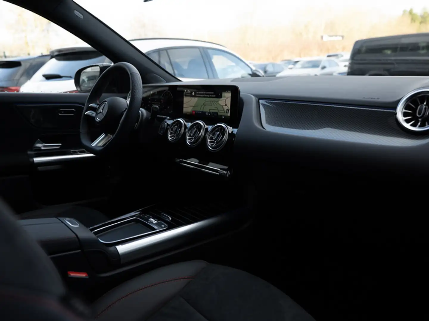 Mercedes-Benz GLA 200 AMG-Sport/MLB/360/Pano/Distr/Night/AHK Grau - 2