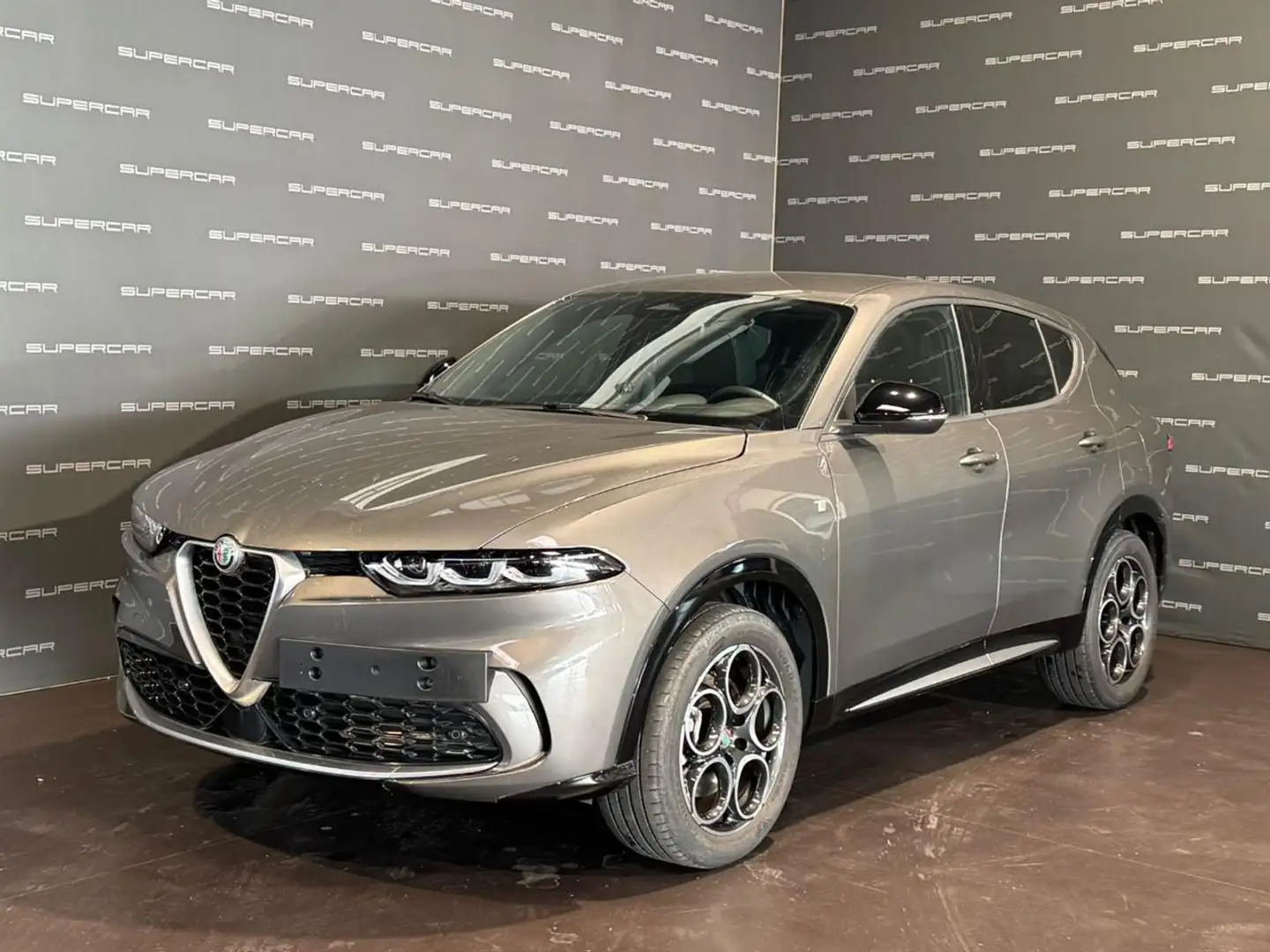 Alfa Romeo Tonale 1.3 280 CV PHEV AT6 Ti Grau - 1