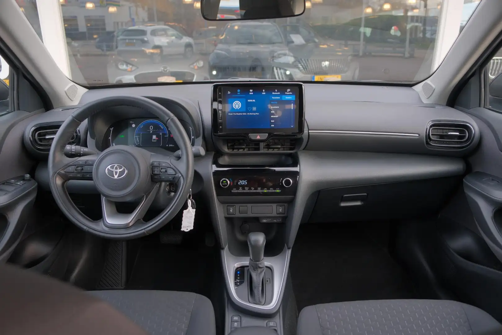 Toyota Yaris Cross 1.5 Hybrid 116pk CVT Active | App Connect | Climat Gris - 2