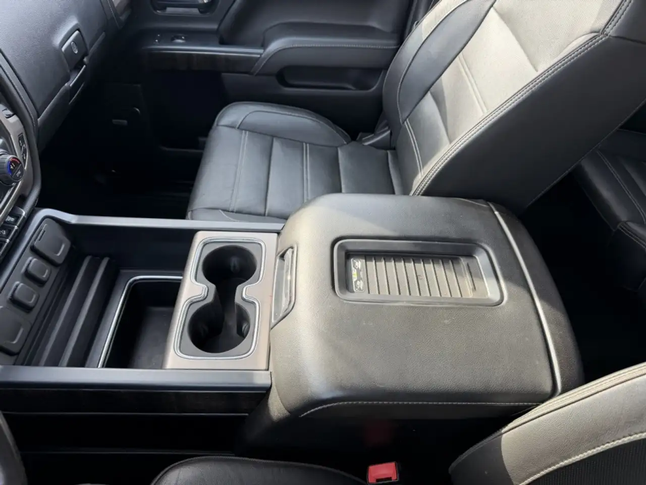 GMC Sierra 2500HD снимка GMC Sierra 2500HD