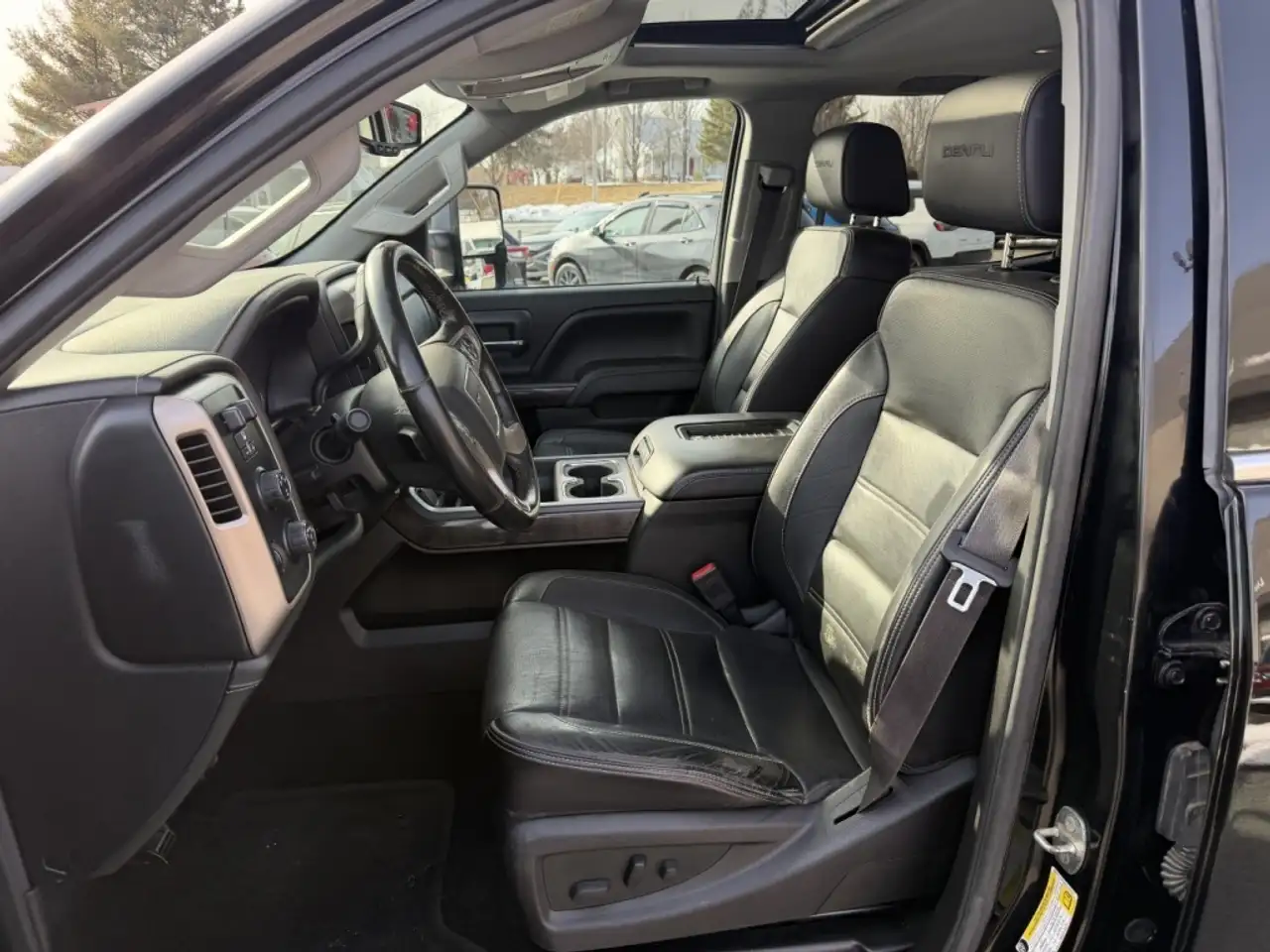 GMC Sierra 2500HD снимка GMC Sierra 2500HD