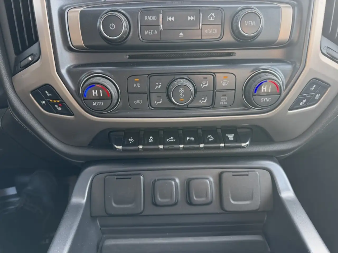 GMC Sierra 2500HD снимка GMC Sierra 2500HD