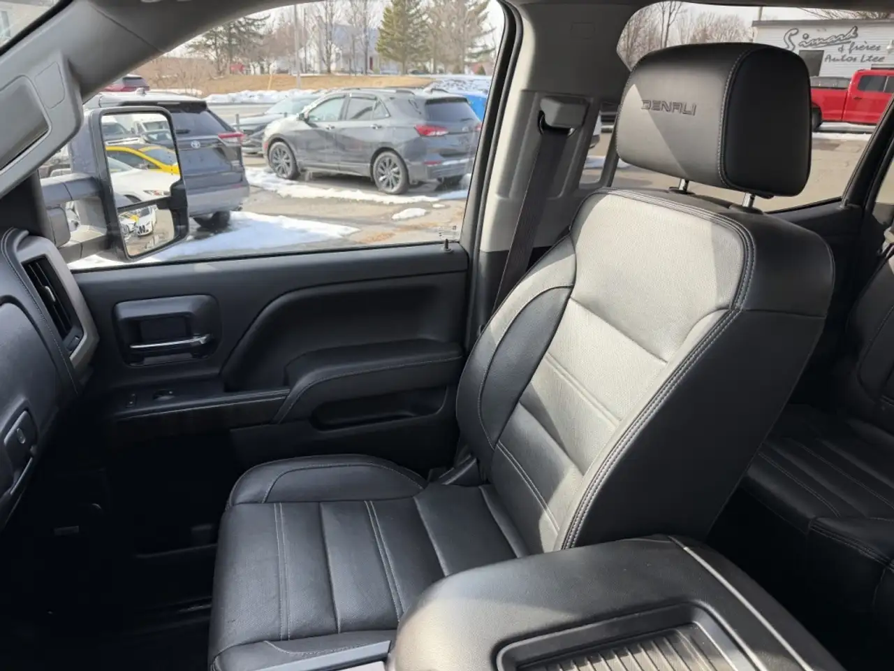 GMC Sierra 2500HD снимка GMC Sierra 2500HD
