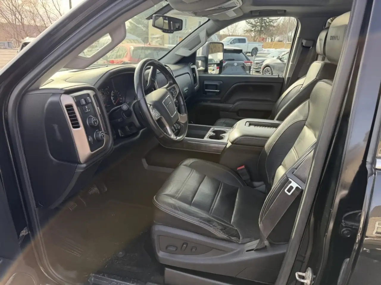 GMC Sierra 2500HD снимка GMC Sierra 2500HD
