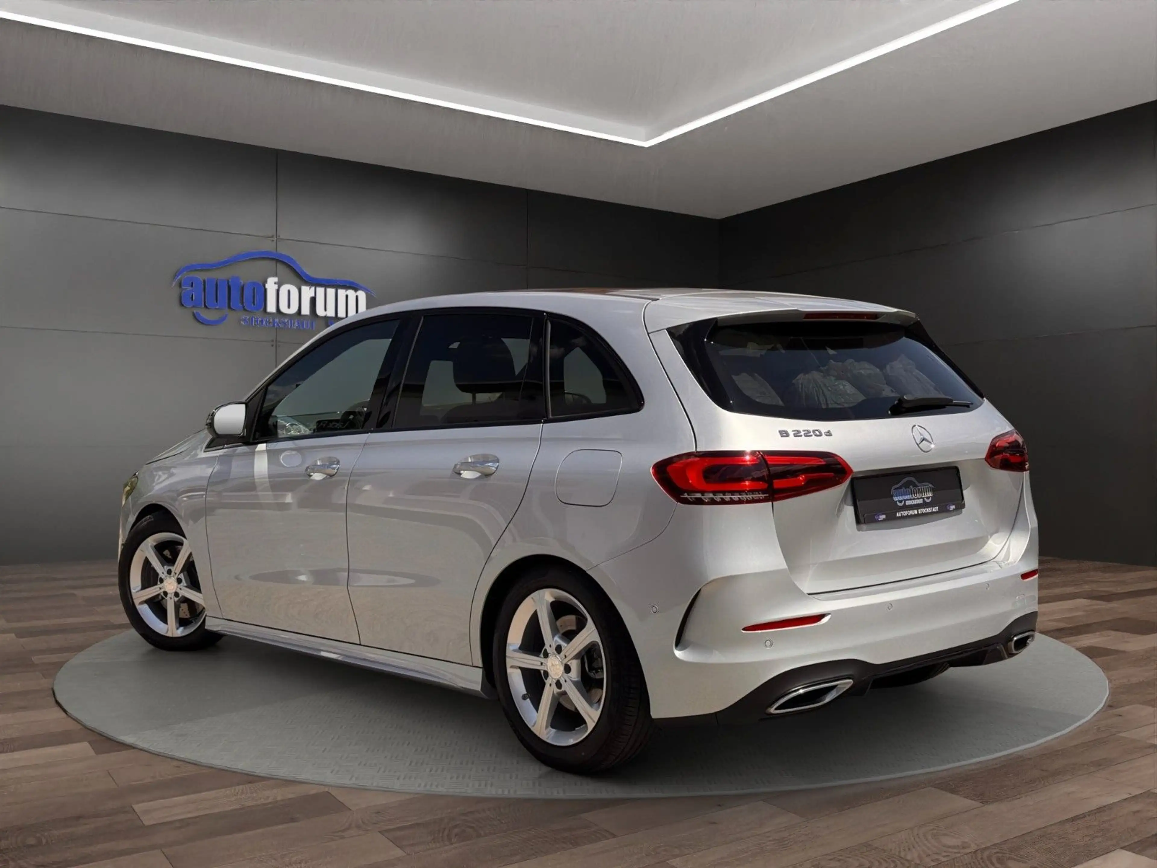 Mercedes-Benz B 220 d AMG°AHK°PANO°360°KAMERA°BURMESTER°MEMORY — photo 4