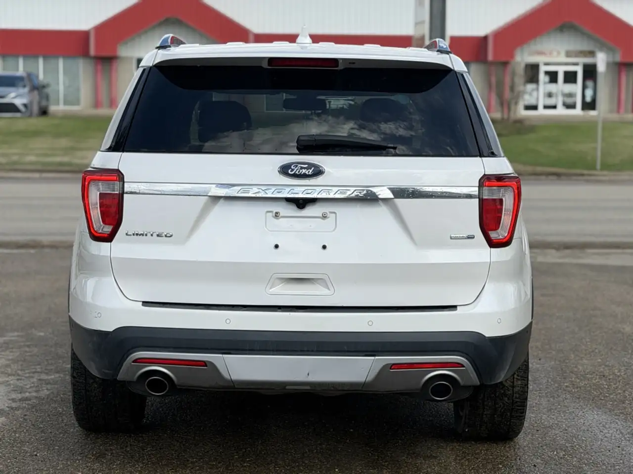 Ford Explorer снимка Ford Explorer