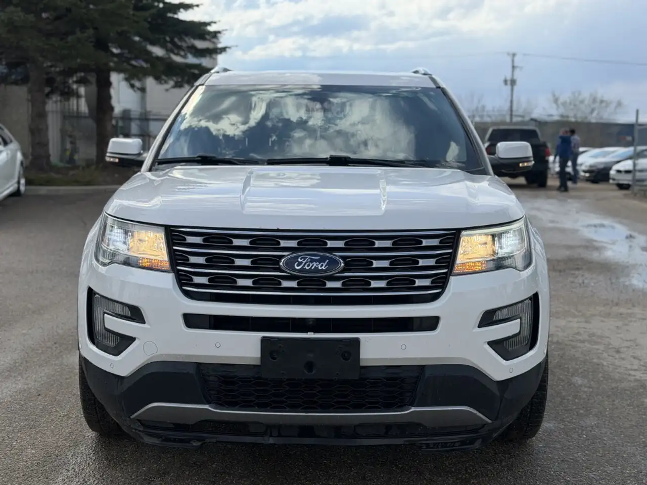 Ford Explorer снимка Ford Explorer