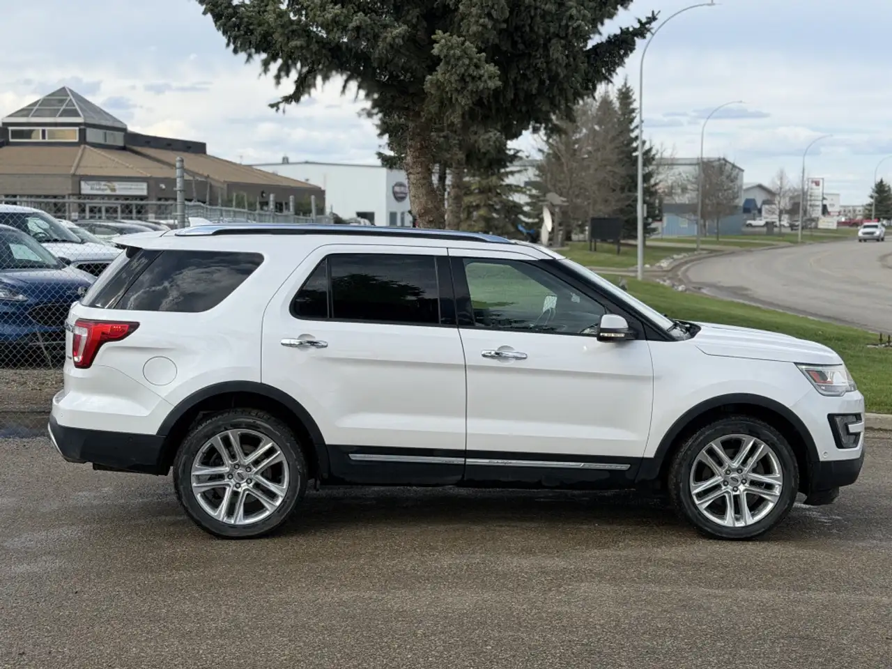 Ford Explorer снимка Ford Explorer