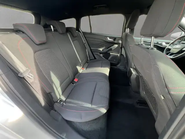 Ford Focus view 9