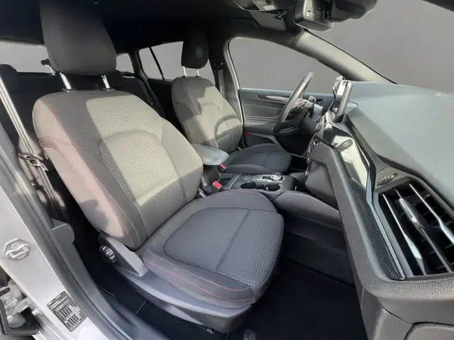 Ford Focus view 8