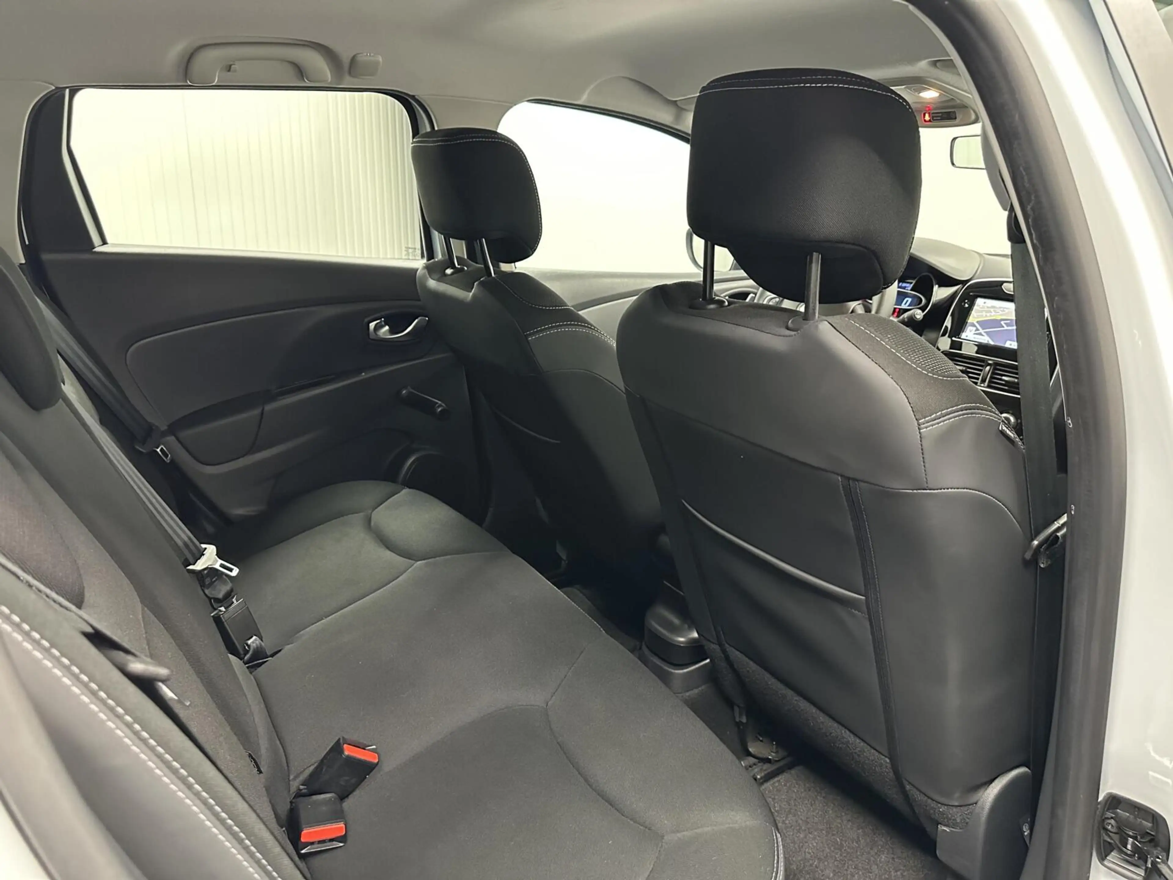 Renault Clio Estate 0.9 TCe Limited CRUISE NAVI CARPLAY. — photo 13