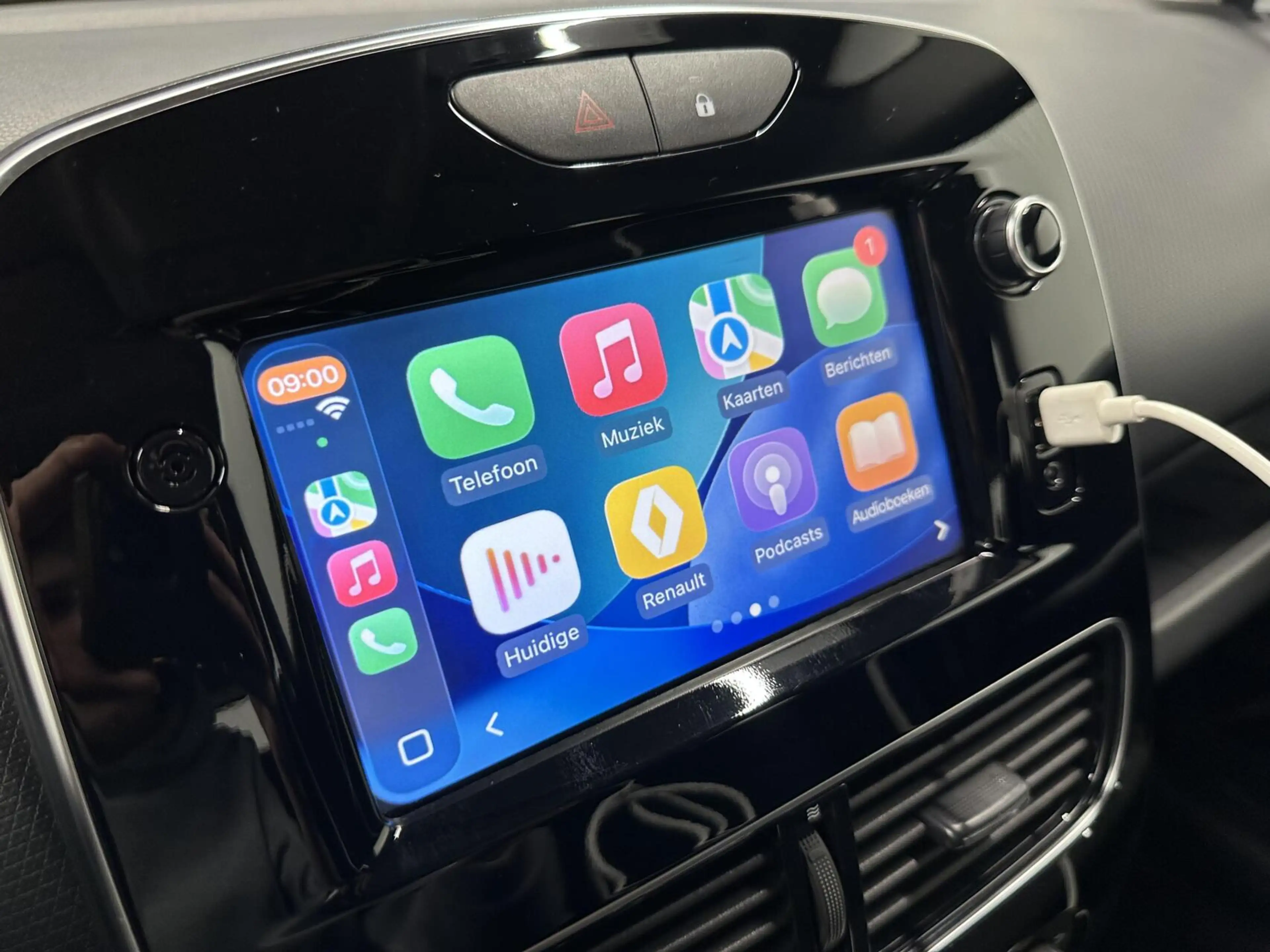 Renault Clio Estate 0.9 TCe Limited CRUISE NAVI CARPLAY. — photo 24