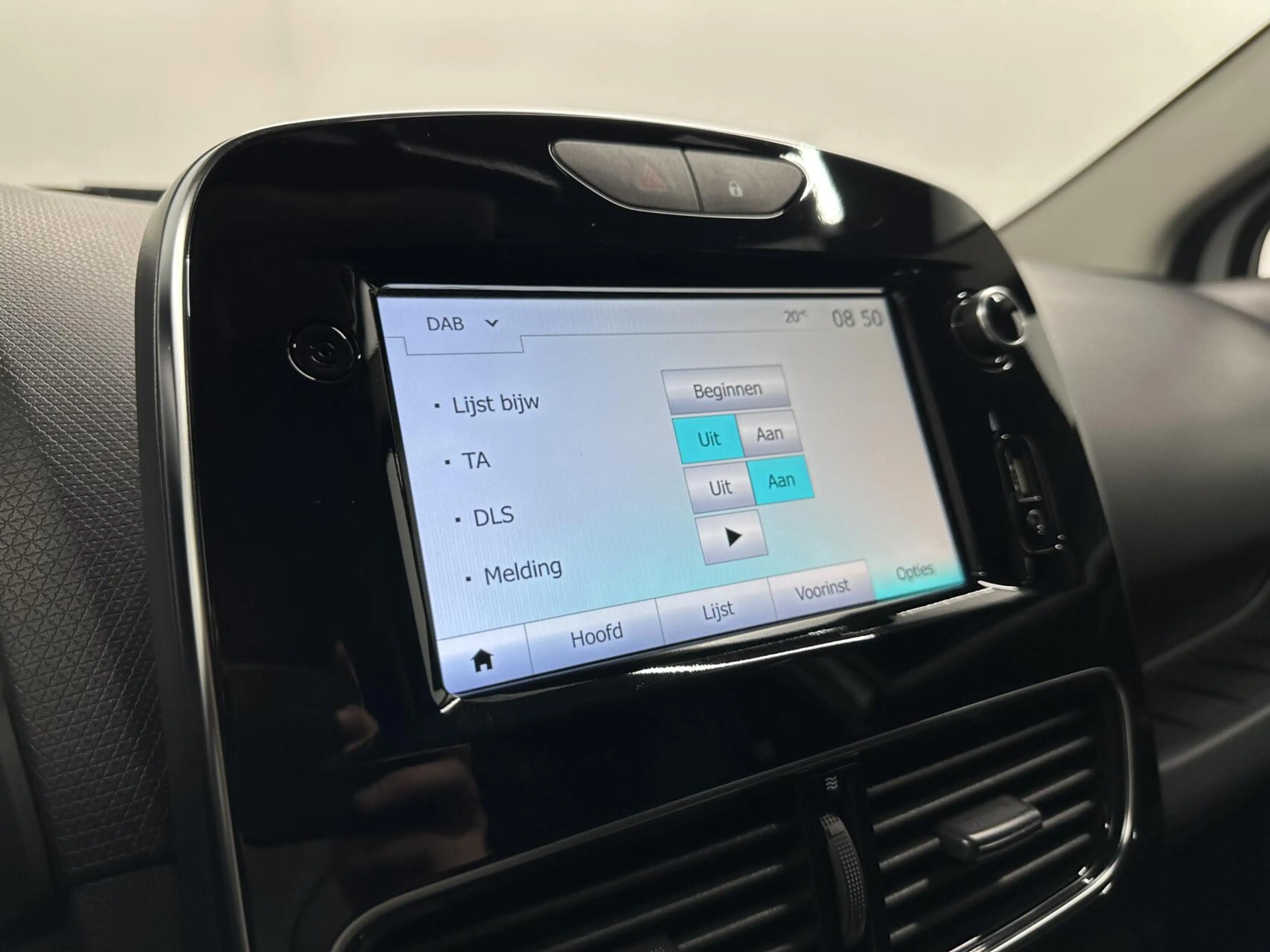 Renault Clio Estate 0.9 TCe Limited CRUISE NAVI CARPLAY. — photo 27
