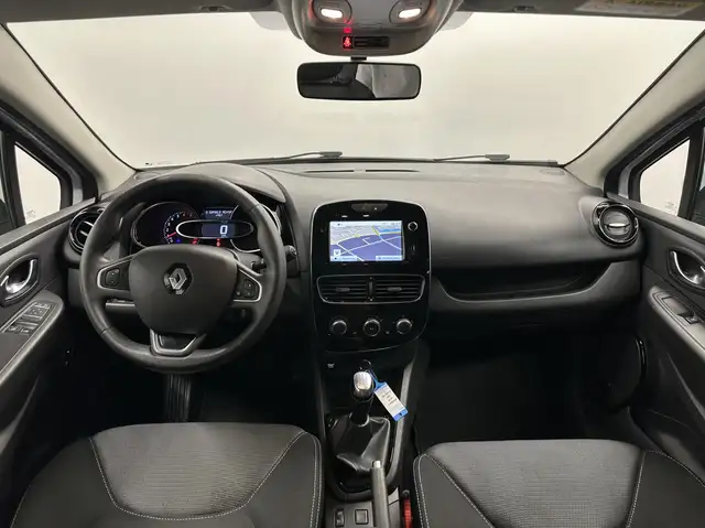 Renault Clio view 2