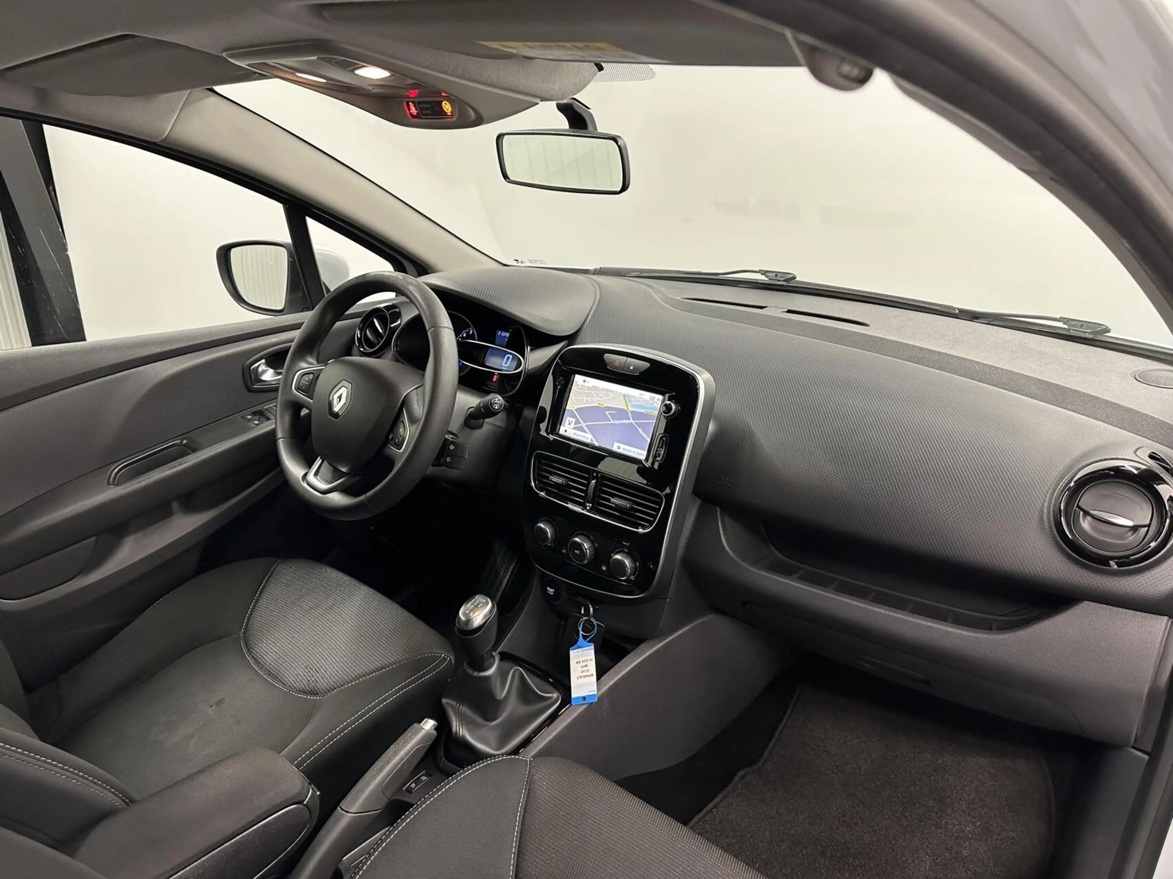 Renault Clio Estate 0.9 TCe Limited CRUISE NAVI CARPLAY. — photo 11