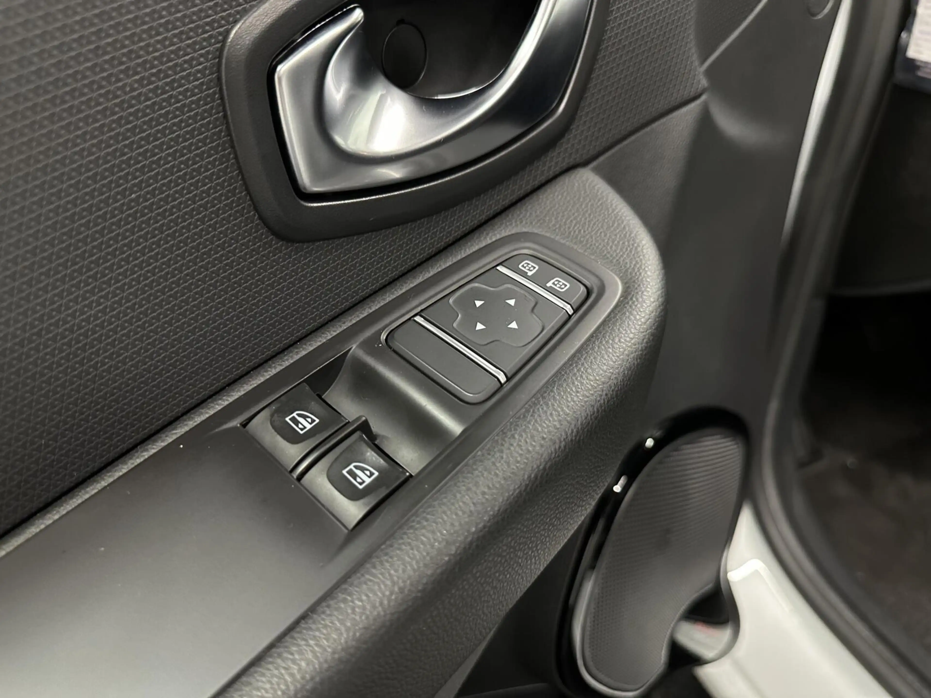 Renault Clio Estate 0.9 TCe Limited CRUISE NAVI CARPLAY. — photo 15