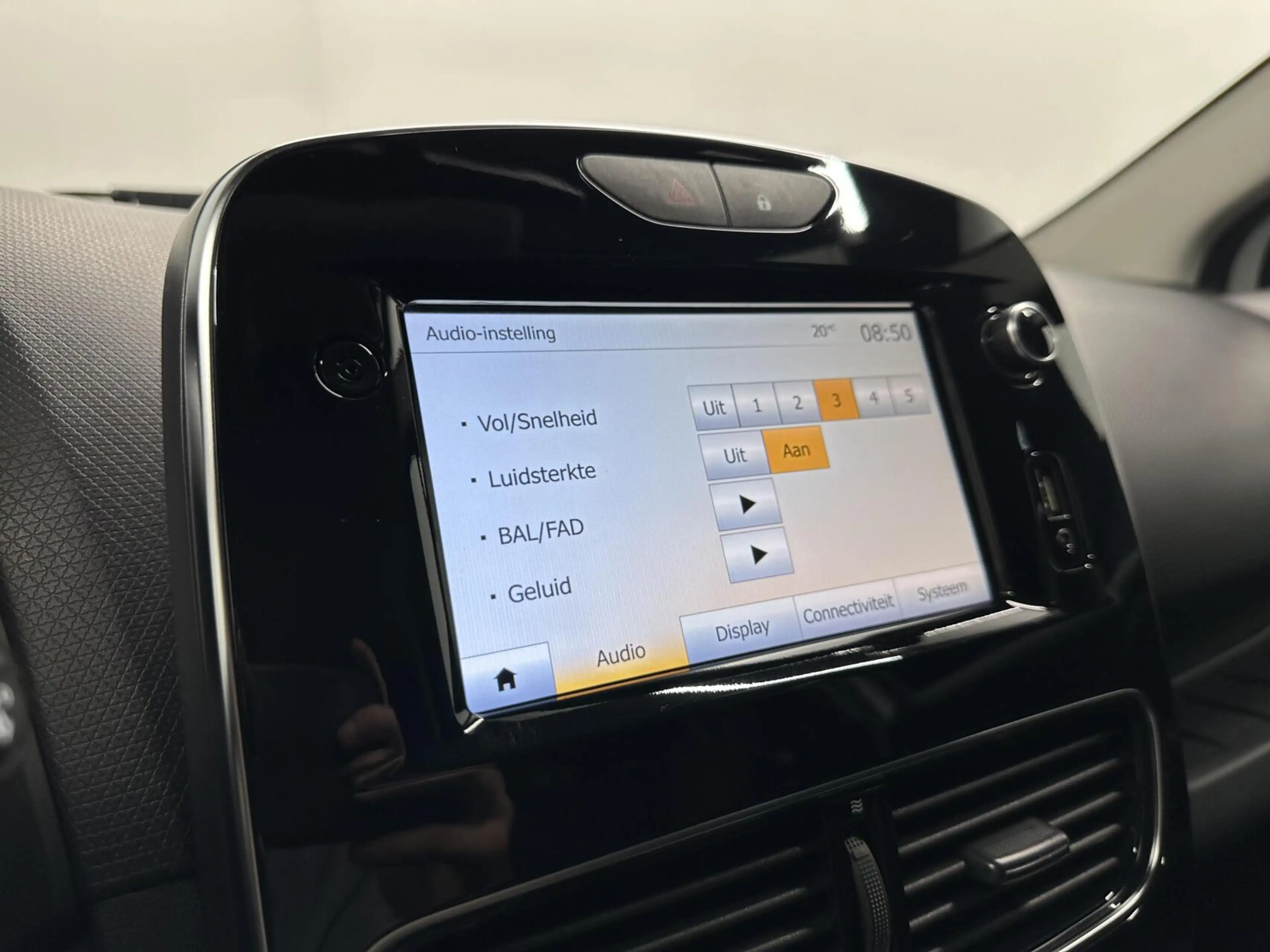 Renault Clio Estate 0.9 TCe Limited CRUISE NAVI CARPLAY. — photo 32