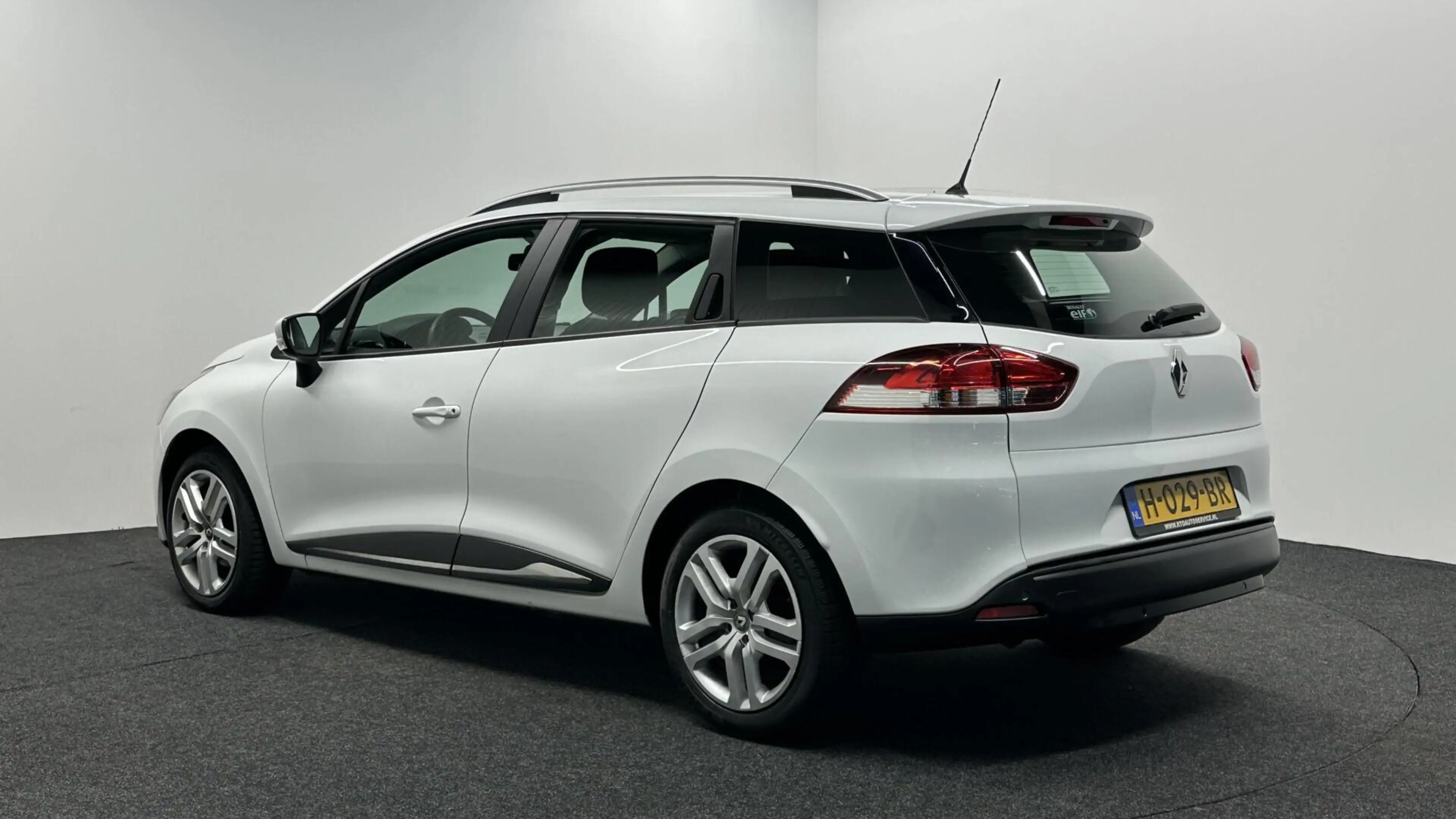 Renault Clio Estate 0.9 TCe Limited CRUISE NAVI CARPLAY. — photo 4