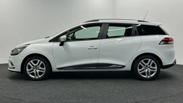 Renault Clio view 8